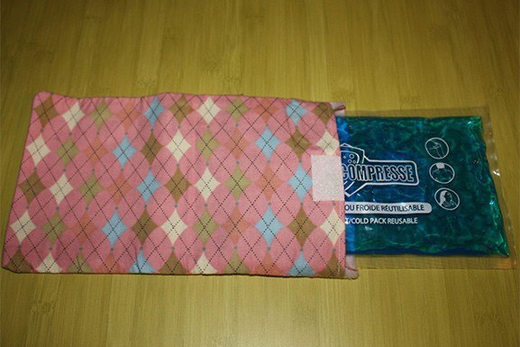 Enveloppe en tissu pour compresse chaude ou froide 